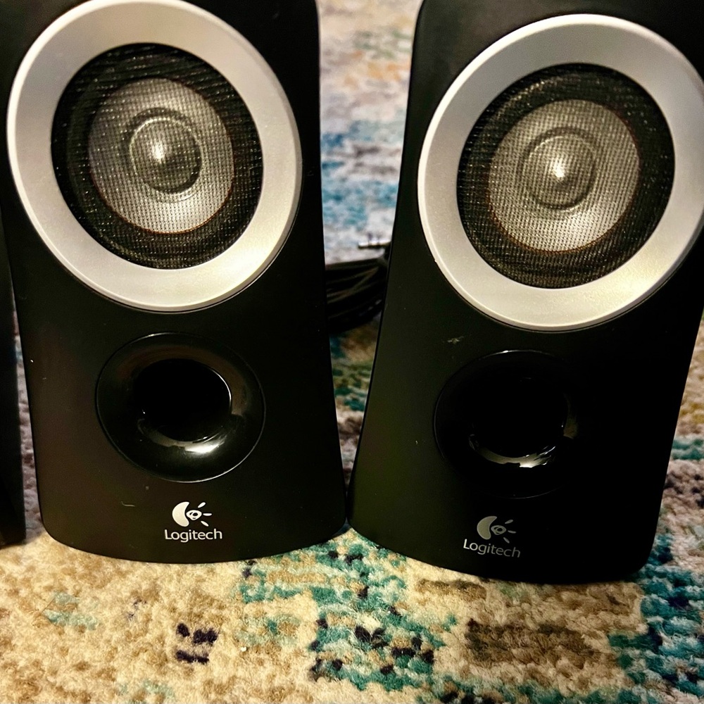 Logitech Z313 Black Speaker System w/Subwoofer Set - Picture 8 of 10